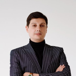 Арсений Титов